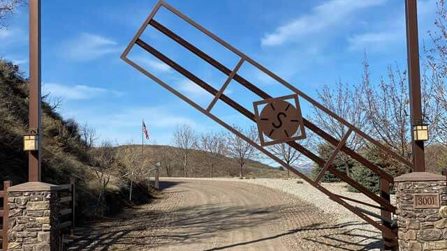 farm-pivot-gate